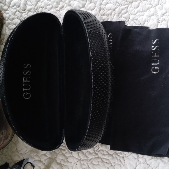 GUESS RX GLASSES AND CASE - Picture 9 of 10